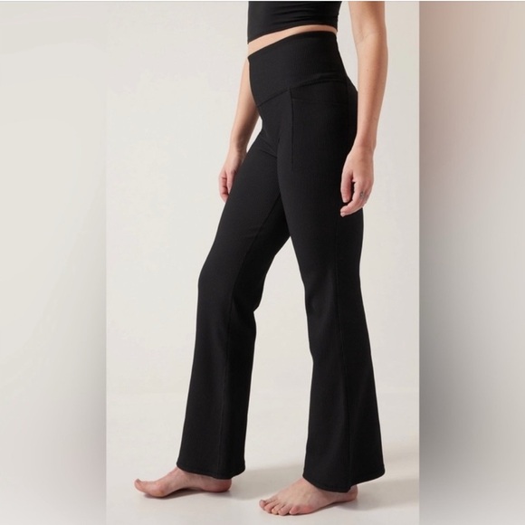 Athleta salutation stash rib flare pants Sz S - Picture 1 of 12